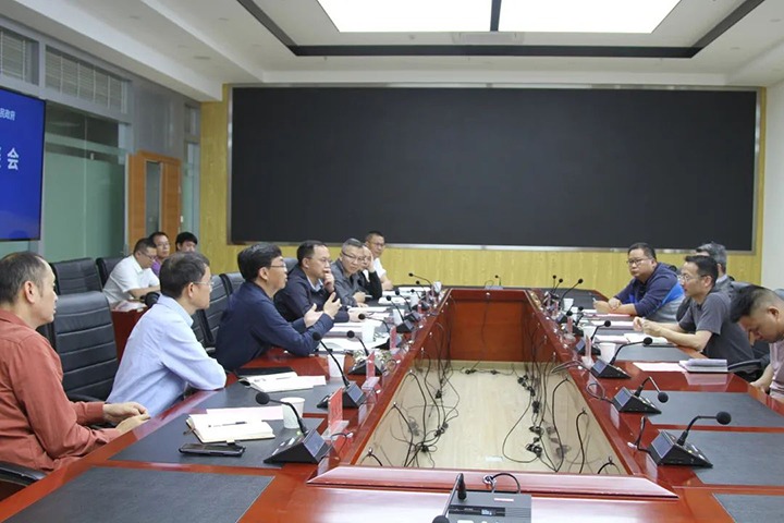 云煤（万利官网）集团与开远市政府举行座谈会