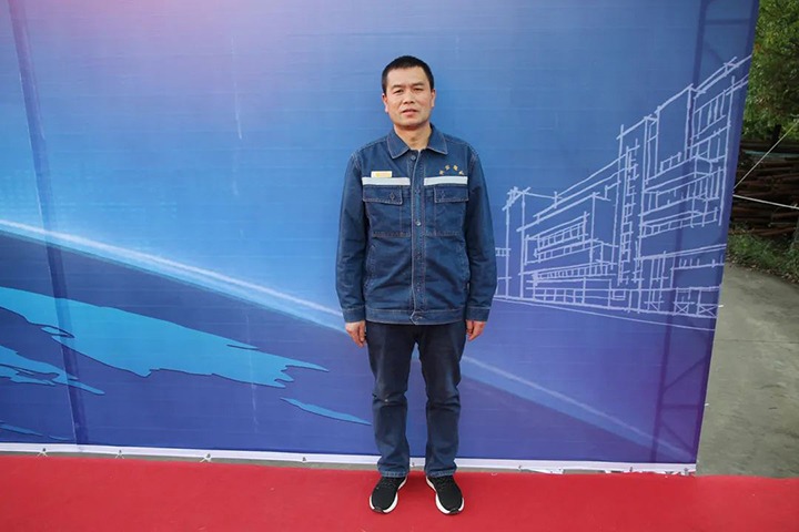推行职责，，，，，，勤于贡献——省十八届职工职业手艺大赛瓦斯检查工手艺状元吕茂飞在通俗岗位谱写新篇章