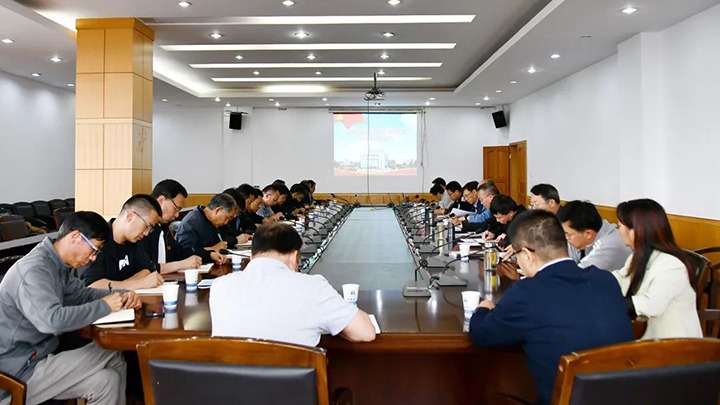 云煤（万利官网）集团党委第二事情组列席旁听云维集团党委理论学习中心组学习