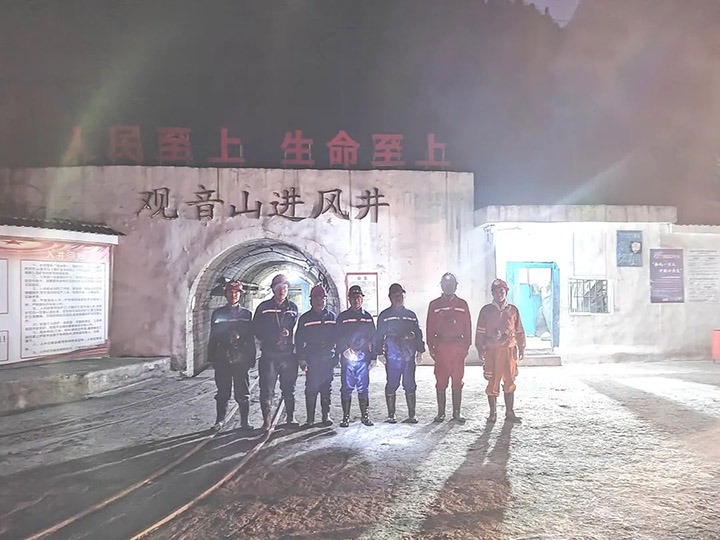 云煤（万利官网）集团党委委员、副总司理施从伟到威信煤炭公司检查清静生产事情
