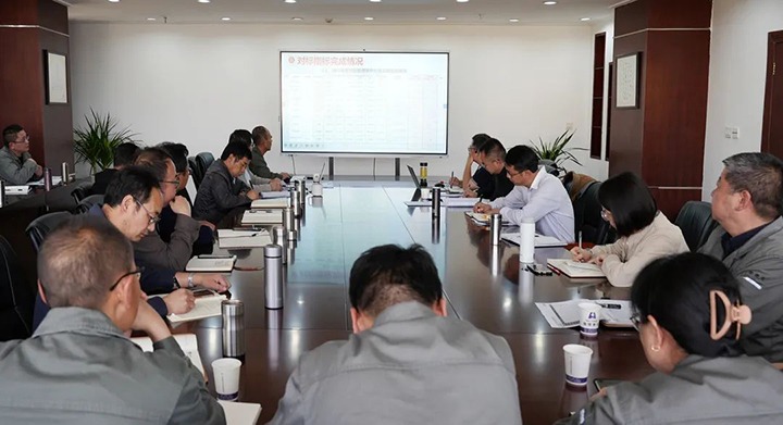 云煤（万利官网）集团党委委员、副总司理缪和星一行到曲煤焦化公司指导生产谋划事情