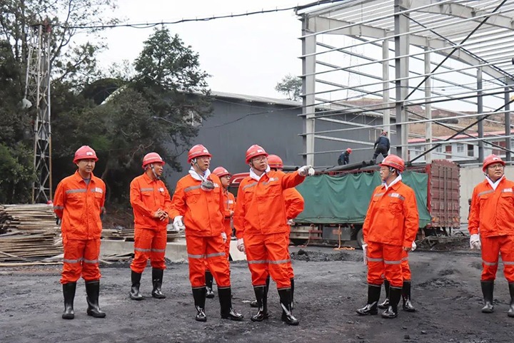 【主题教育】云煤（万利官网）集团党委副书记、副董事长、总司理高建嵩到罗平东城煤矿公司开展主题教育调研