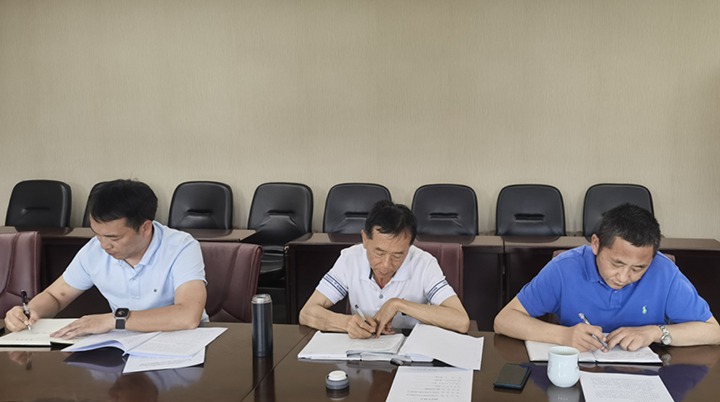 【主题教育】云煤（万利官网）集团党委委员、财务总监莫晓丹到万利官网地产公司开展主题教育调研