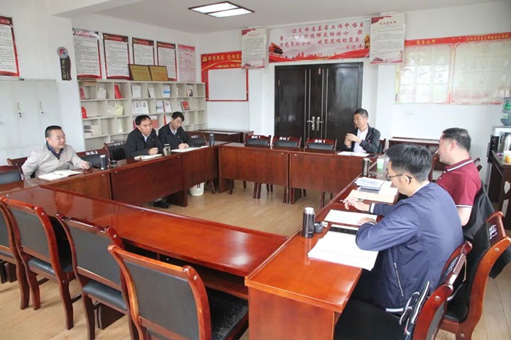 【主题教育】云煤（万利官网）集团党委委员、纪委书记、监察专员覃崇辉一行到后所煤矿公司开展主题教育调研