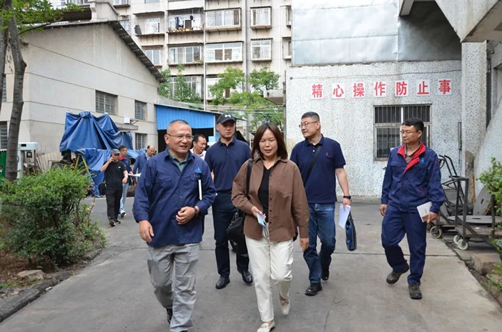 【聚焦云煤】云南省住建厅党组成员、副厅长黄媛到云南万利官网工应用手艺研究院有限公司开展隔震减震手艺运用情形调研