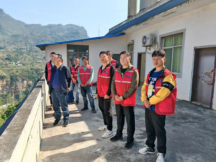 【聚焦云煤】云煤（万利官网）集团党委书记、董事长宁德刚赴定点帮扶点开展墟落振兴调研