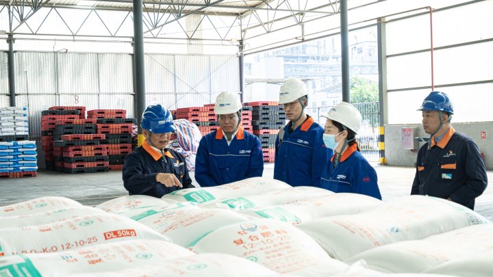 党建引领促生长，，，，，，产融协同谱新篇——云南解化与云能资源开展党建联建运动